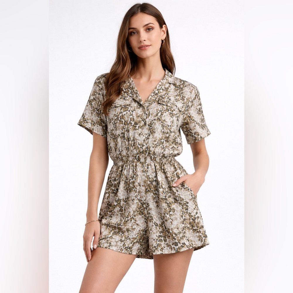 ✨ TCEC Animal Print Short Sleeve Romper‎ Size Small ✨